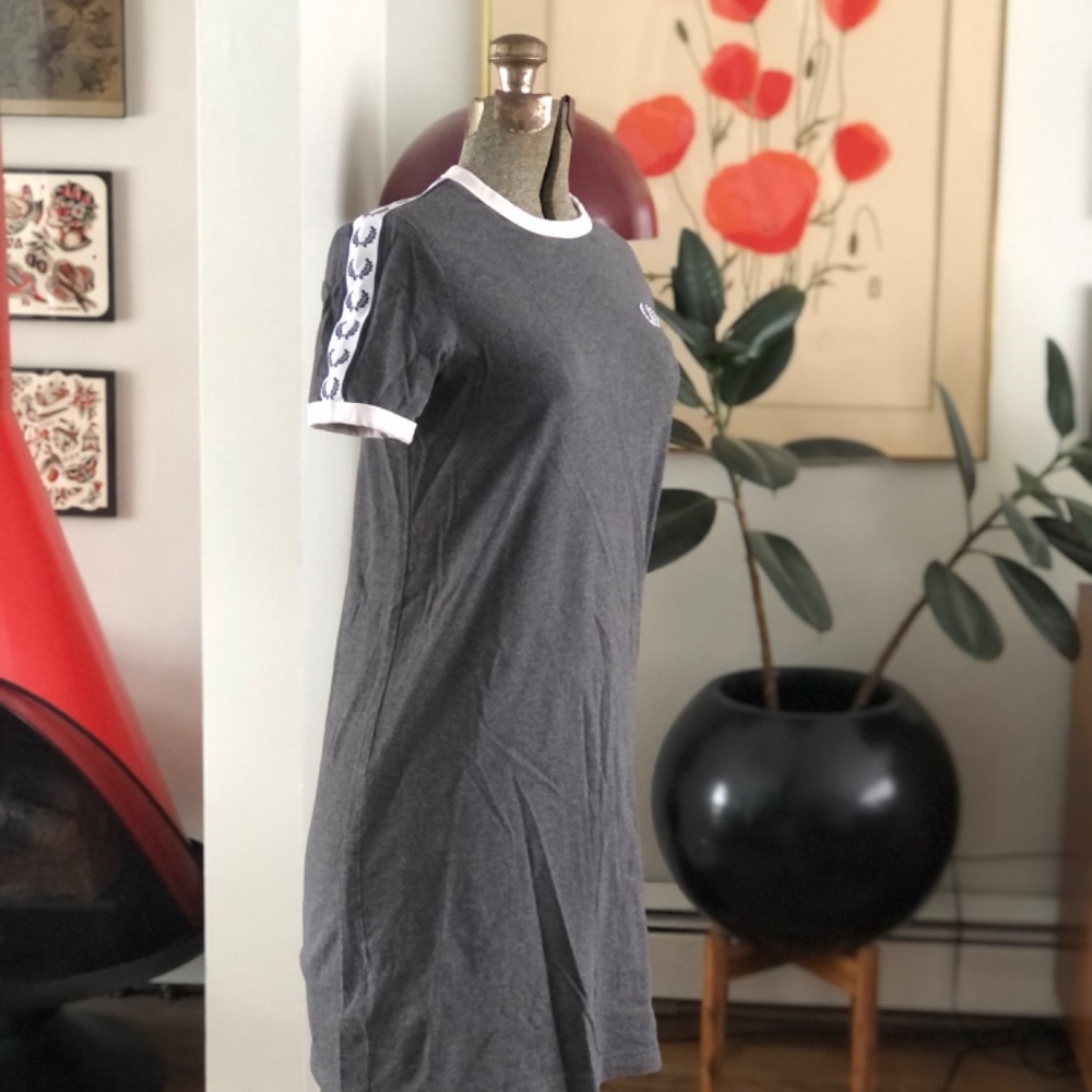 Fred Perry Ringer Taped T shirt dress UK 6 women’s Mod Oi! - Picture 4 of 11